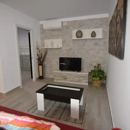 Daniela 1 Apartment *